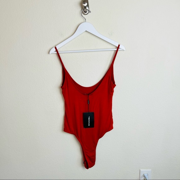NWT PrettyLittleThing Rust Orange Strappy Jersey Scoop Neck Bodysuit - Picture 6 of 14